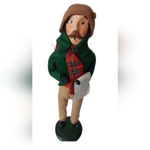 BYERS' CHOICE LTD. 1986 CHRISTMAS CAROLER sheet Music man plaid scarf tan pants